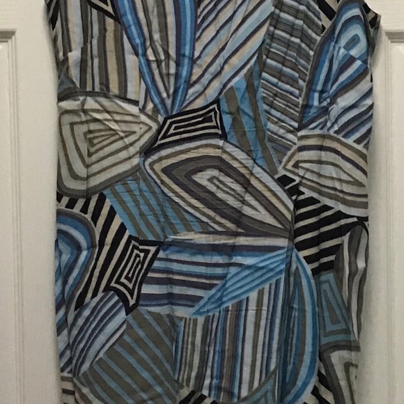 Dress - Picture 6 of 16